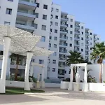 דירה Ocean Garden 2br Climatized Pool & Parking אדחה