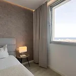 Ocean Garden 2br Climatized Pool & Parking אדחה