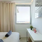 Ocean Garden 2br Climatized Pool & Parking דירה אדחה