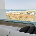 Ocean Garden 2br Climatized Pool & Parking דירה *