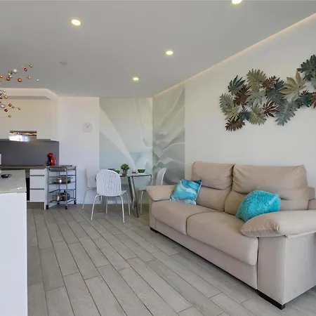 Ocean Garden 2br Climatized Pool & Parking דירה *