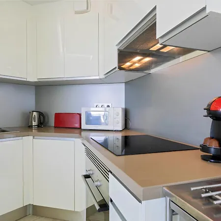 Ocean Garden 2br Climatized Pool & Parking דירה אדחה