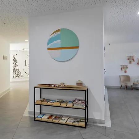 דירה Ocean Garden 2br Climatized Pool & Parking אדחה