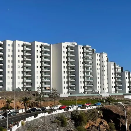Ocean Garden 2br Climatized Pool & Parking * アデヘ