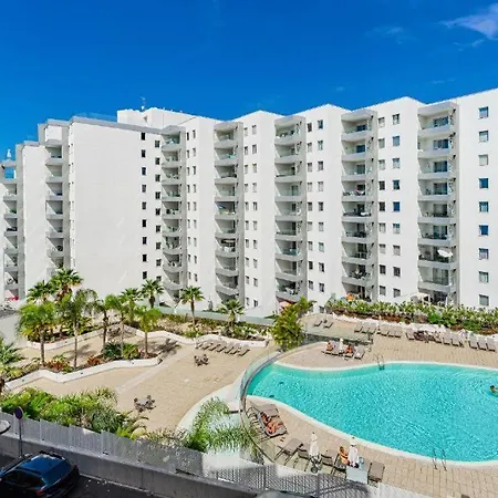 Ocean Garden 2br Climatized Pool & Parking شقة