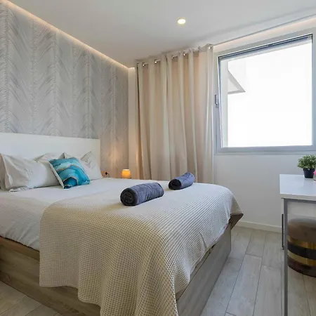 Ocean Garden 2br Climatized Pool & Parking شقة