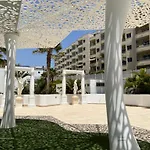 Ocean Garden 2br Climatized Pool & Parking Daire *