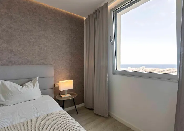 Ocean Garden 2br Climatized Pool & Parking 아데제